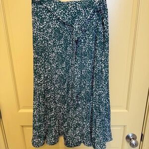 Skies Are Blue Green Printed Midi Skirt – Size Medium